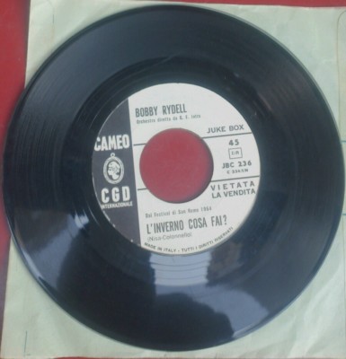 SCHEIBE 45 UMDREHUNGEN BOBBY RYDELL 'YN KUSS SEHR KLEIN - DER WINTER WAS DU TUST 1964 CAMEO