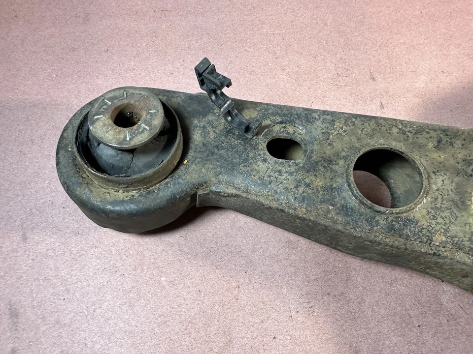 Chevrolet Camaro 1996 brazo de control inferior del conductor delantero izquierdo Foto 4 de 4