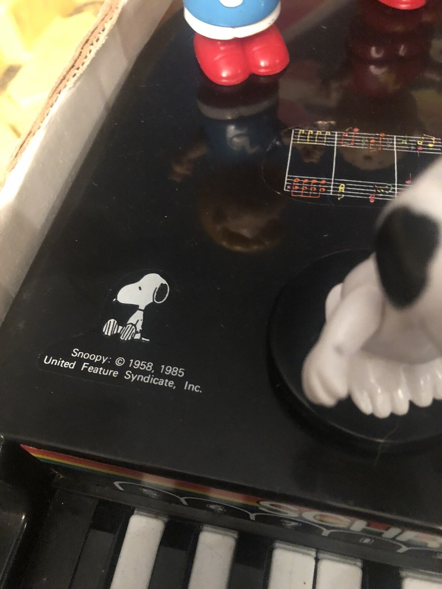 ビンテージ　スヌーピー　ピアノ Vintage Peanuts Snoopy and Woodstock Piano Determined