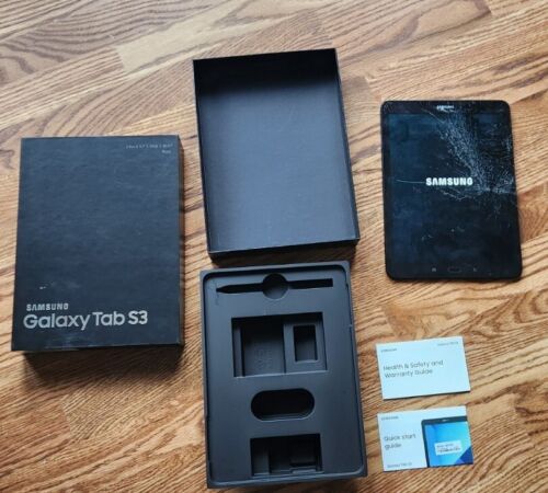 Samsung Galaxy Tab S3 32GB Wi-Fi , 9.7Inch - Black With Box *Cracked Screen* - Photo 1/7