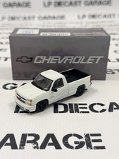 Chevrolet Silverado SS 2006 camioneta Summit cabina simple blanca diecast 1:64 PARA64
