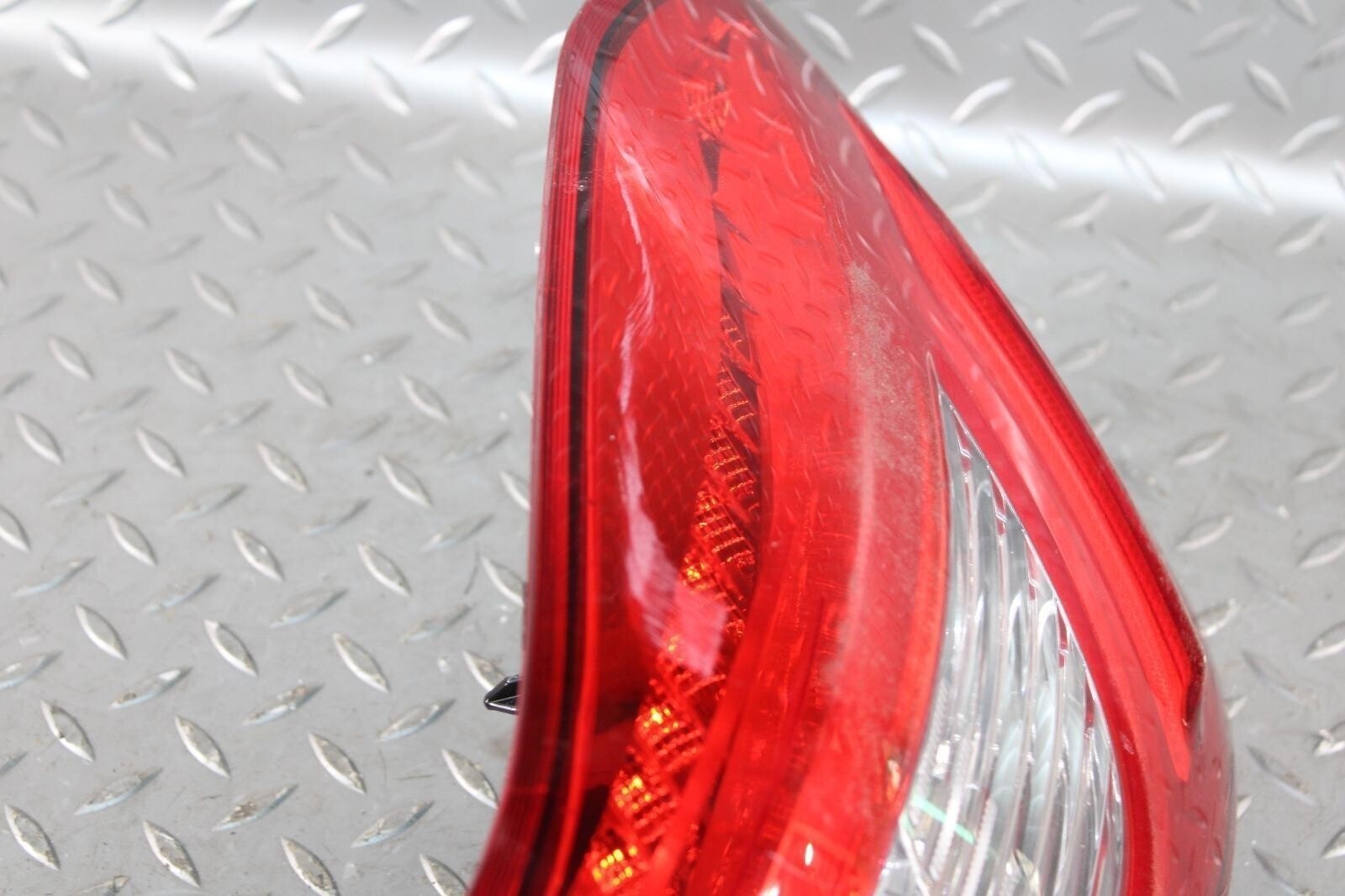 14-20 Ghibli *SCUFFS* Outer Quarter Passenger RH Taillight Tail Light Lamp Lens