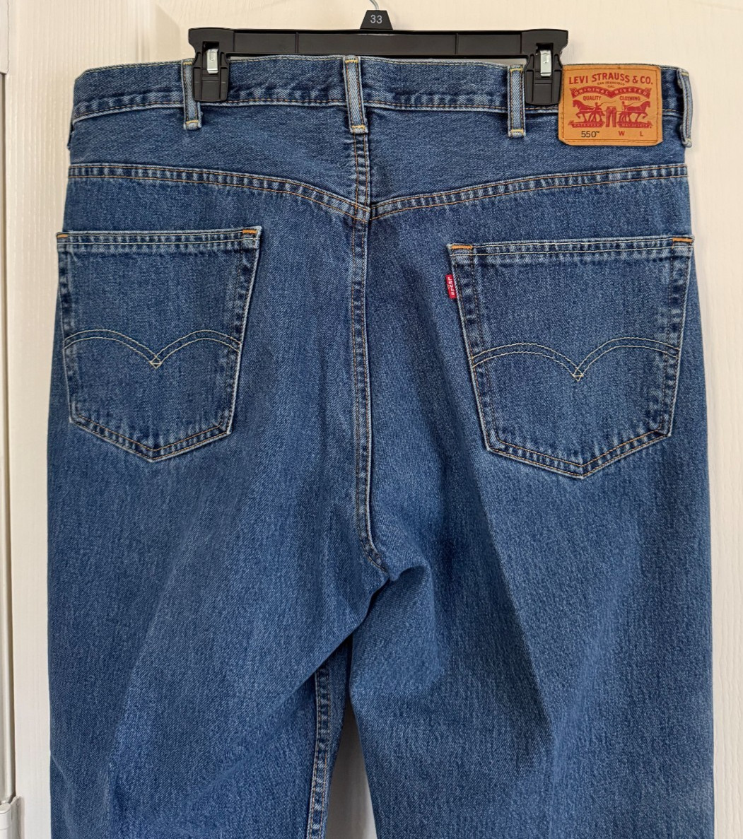 Levi's 550 Denim Jeans Relaxed Fit Straight Leg Medium Wash 40x36 B