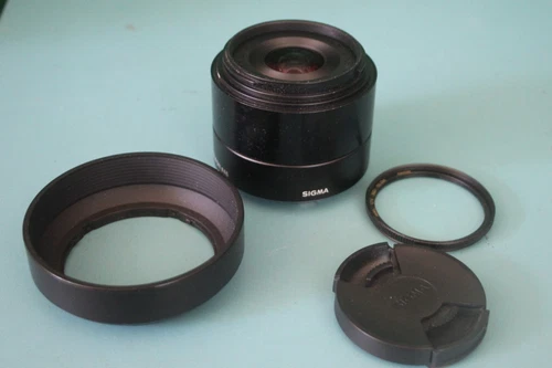 CLEAN SIGMA 19mm F2.8 DN LENS FOR SONY E MOUNT  +  Filter HOOD & FRONT CAP