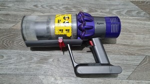 DYSON V10 KABELLOSER Staubsauger mit Akku, Filter und Staubbehälter