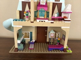 LEGO Disney: 100% Arendelle Castle Celebration 41068 with all minifigures
