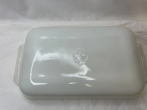 Vintage Fire King Casserole Baking White Milk Glass Dish USA 1 .5 qt Vintage