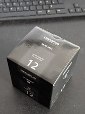 Olympus M.Zuiko Digital ED f/2,0 - Schwarz NEU in OVP Rechnung 12/25