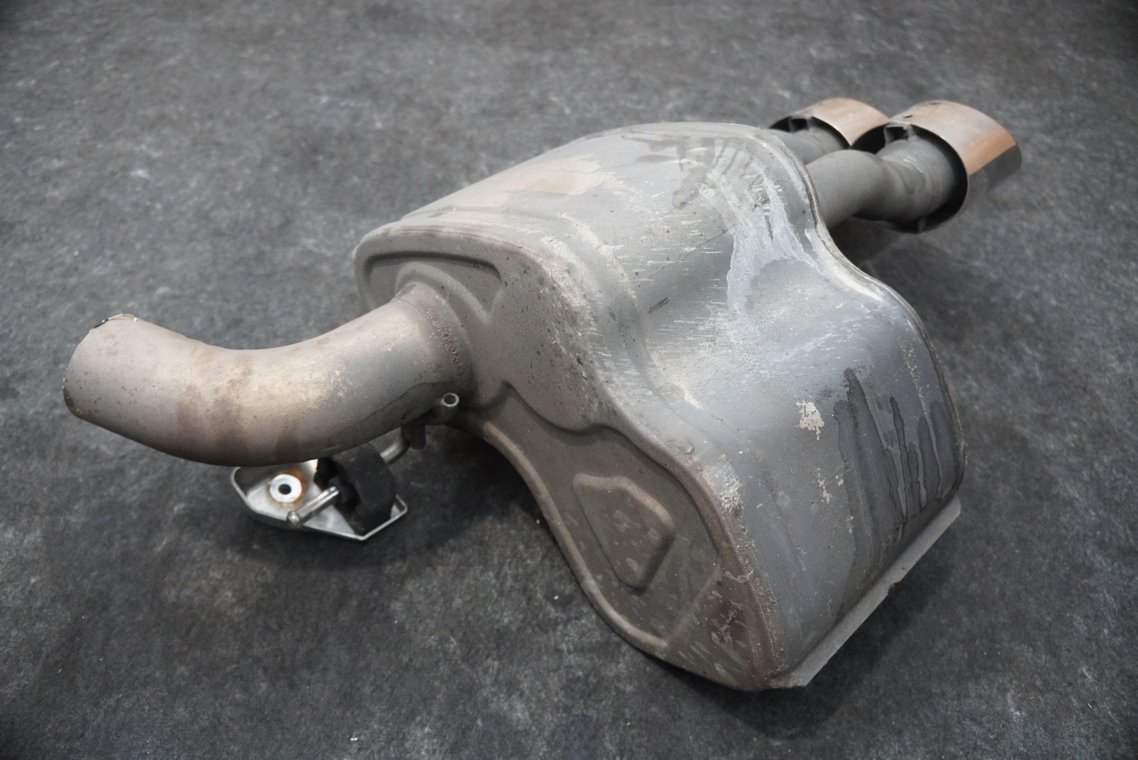 Rear Right Exhaust Muffler Tail Pipe 670103685 OEM Maserati Quattroporte M156 16