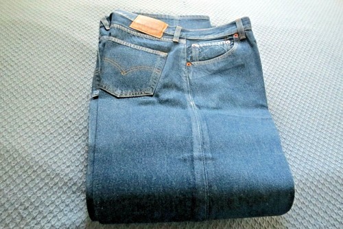 Levis \