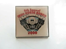 8TH ANNUAL IRON HORSE RODEO 2000 MOTORCYCLE RALLEY SOUVENIR BIKE,BIKER PIN,NOS