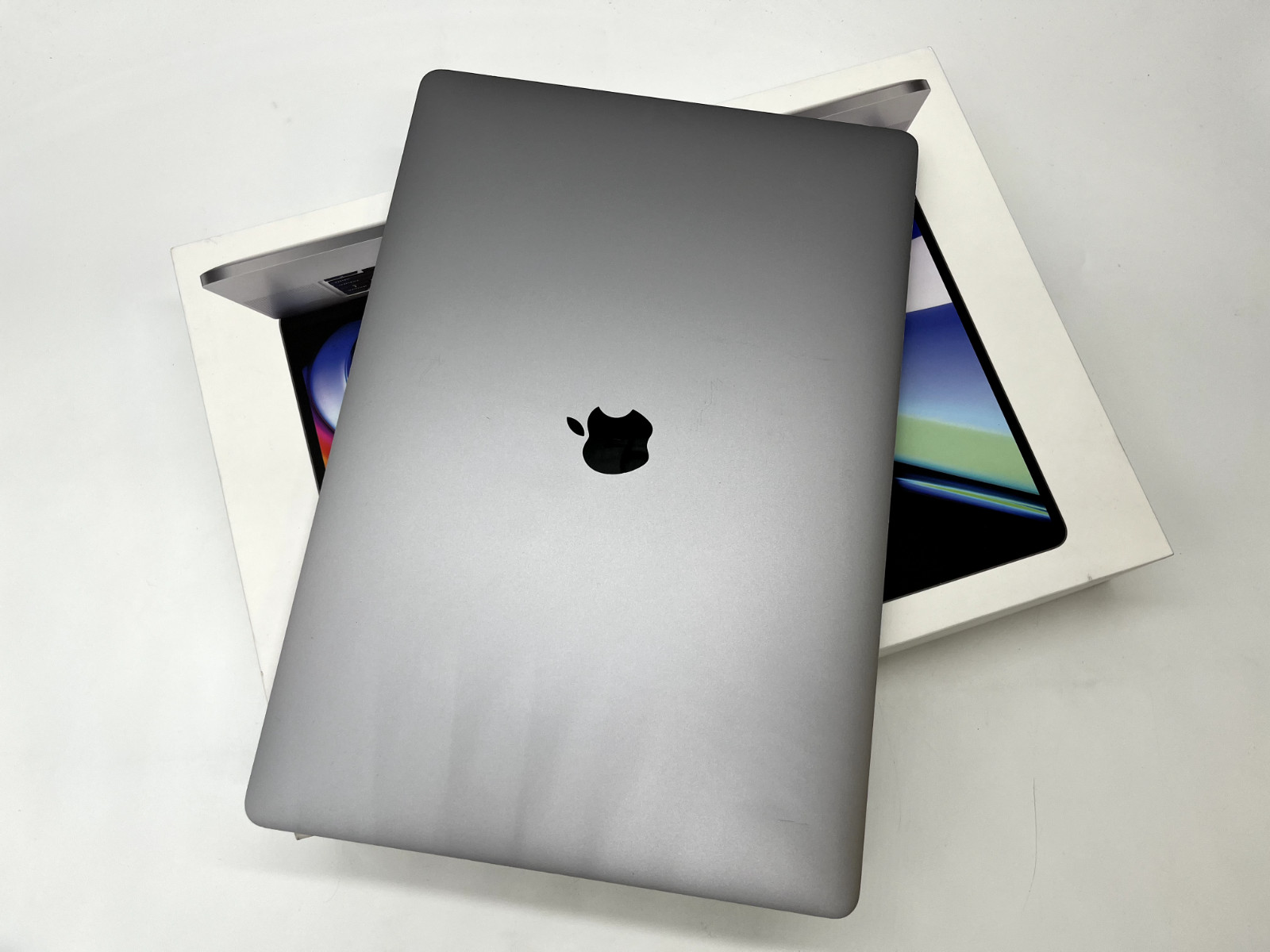 MacBook Pro 16-inch 涼しい 2019 64GB 1TB
