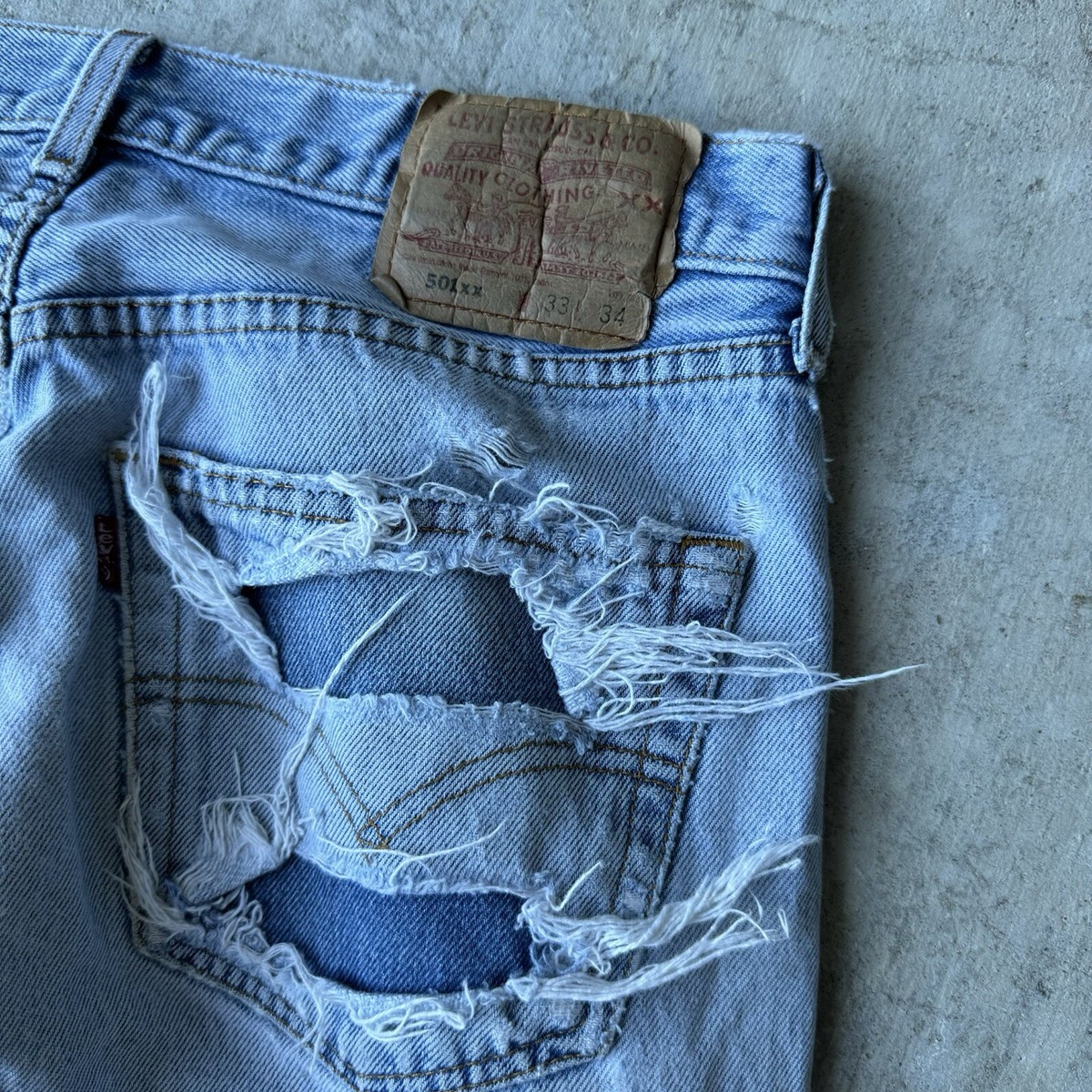 Vtg 90s Levi's 501xx 33x34 fit 30x30 Distressed Denim Jeans Light