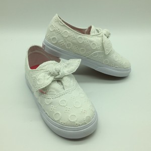 lace chambray authentic knotted