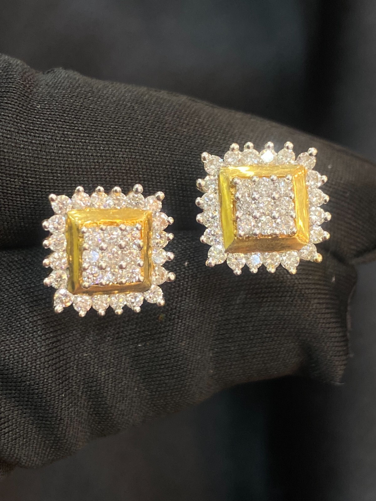 Boucles d'oreilles Or Jaune Saphir 4mm Ref. 24596