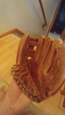 Wilson Youth Baseball Glove Model A2295 George Brett Good Shape Right thrower    