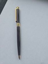 Montblanc Noblesse Oblige Kugelschreiber in Bordeaux Rot & Gold, Mont Blanc