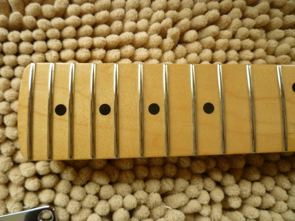 Fender Player Stratocaster Strat afinadores de cuello diapasón de arce, trastes ¡excelente! Foto 4 de 4