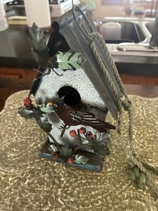 Vintage Bird House GREEN METAL. FRONT DECOR NICE SMALL BURDS ROPE HANG ESTATE.