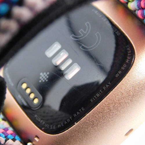 Fitbit FB507 Heart Rate Fitness Sleep Tracker Watch Untested - Photo 8 sur 12