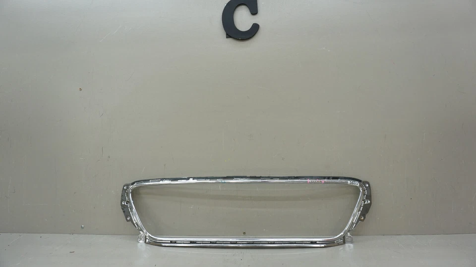 2019-2021 BENTLEY CONTINENTAL GT TAMPA DE PARA-CHOQUE TRASEIRO ACABAMENTO DE MOLDURA FABRICANTE DE EQUIPAMENTO ORIGINAL 3SD807977 - Imagem 2 de 4