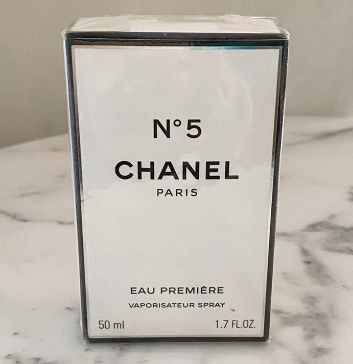 Spray Chanel No 5 Eau de Parfum for Women for sale