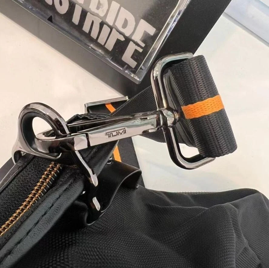 Bolso de Moda TUMI McLaren M-Tech 2 Vías Suave en Naranja Resaltado 2404M Foto 2 de 4