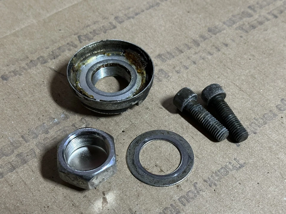 01 Honda CMX250 Rebel Triple Árbol Abrazadera Montaje Tuerca Juego OEM CMX250C -70 T01 Foto 2 de 2