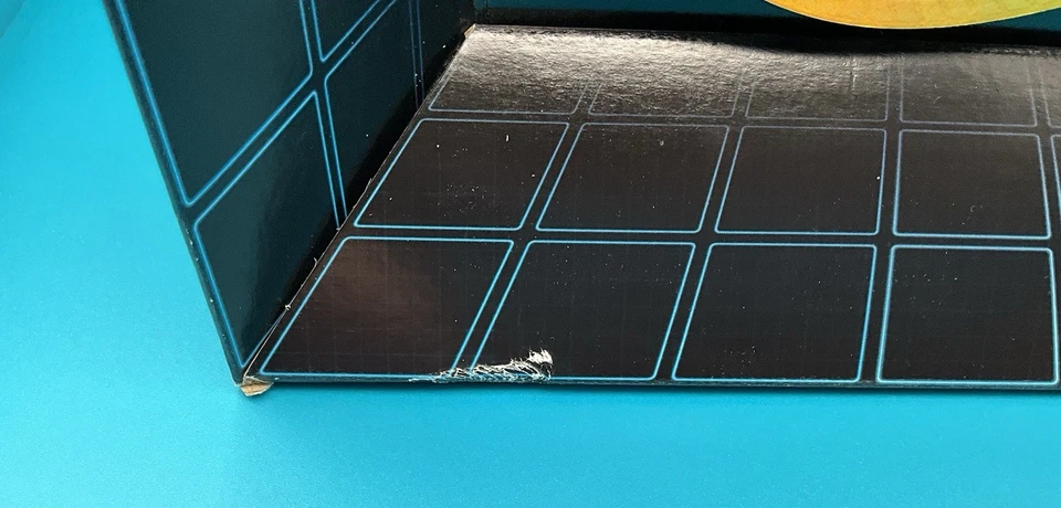 TRON Limited Edition Cube - Play.com Exclusive Tron + Tron Legacy Blu-ray Set - Image 4 of 4