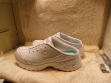 Skechers Womens D'Lites Fresh Start White 6.5 Memory Foam Air Cooled Shoes WIDE