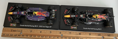 Oracle Red Bull Racing RB 19, 2 lot Model Car1:43
