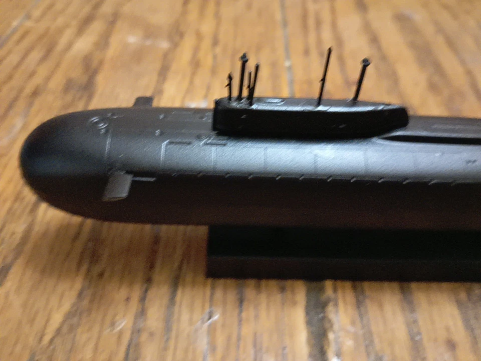 DML,1:700,H.M.S. TRAFALGAR,1 SOVIET OSCAR SSGN,3 SEA KINGS,1 NIMROD,... - Image 2 of 4