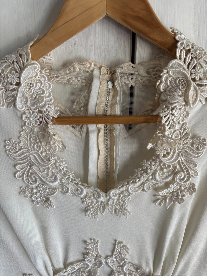 Vestido de novia catedral 24" de encaje victoriano pradera marfil años 60 70 XS Foto 4 de 4