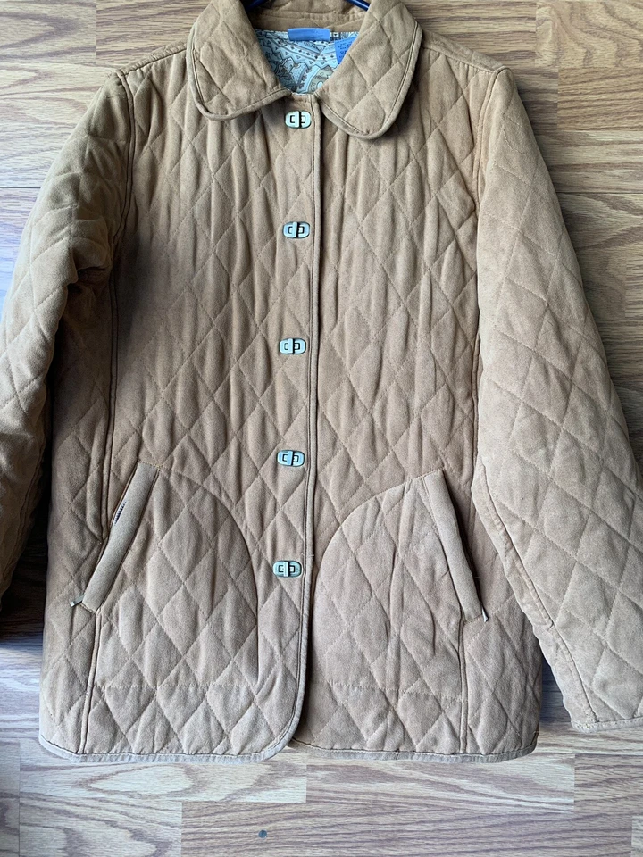 Blassport Womens Jacket Size Medium Brown Quilted faux Suede coat Two pockets - Image 2 of 4