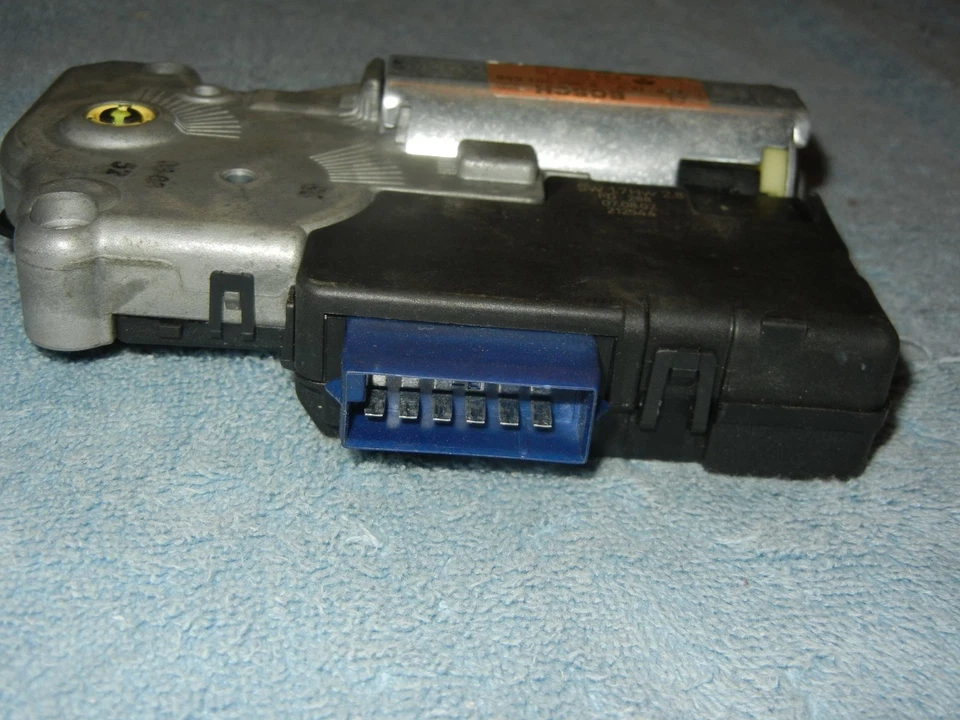 Мотор люка SAAB 9-5 NO 4927430 1999–2009 Bosch 0390201656 X - Изображение 4 из 4