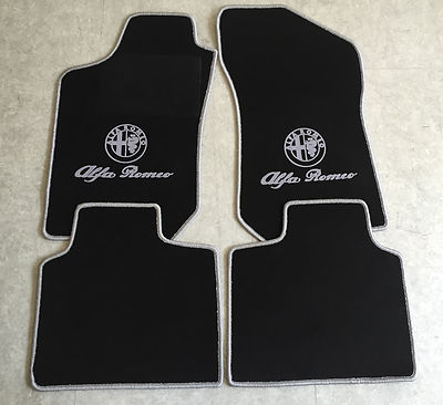 Set Tappetini realizzato per ALFA ROMEO 145 anno dal 1994 al 2002 in Moquette automobilistica Made in Italy in Colore NERO