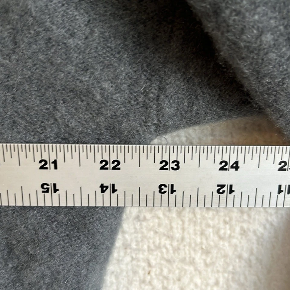 Suéter de cachemir Club Monaco para mujer grande gris Foto 3 de 4