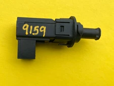 2013-2018 RAM 1500 BRAKE PEDAL STOP LIGHT SENSOR SWITCH MOPAR OEM 68078700AD