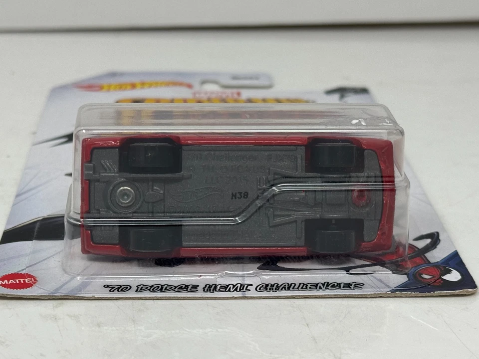 Dodge Hemi Challenger 1970 1:64 diecast Hot Wheels Marvel Venomized Spider-Man Foto 4 de 4
