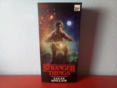 THREEZERO NETFLIX STRANGER THINGS LUCAS SINCLAIR 1/6 FIGUR MIT OVP , SHIPPER