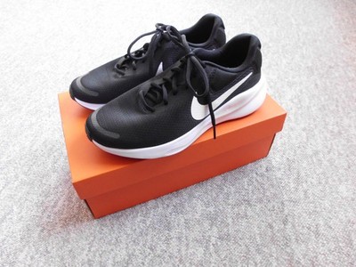 W NIKE REVOLUTION 7 / 42 / Sportschuhe / Laufschuhe / Turnschuhe /Sneaker / neu