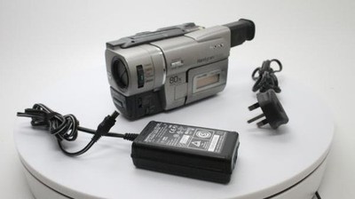 Vintage Sony PAL Hi8/Video8 Analog Camcorder - Video Transfer (CCD-TRV48E)