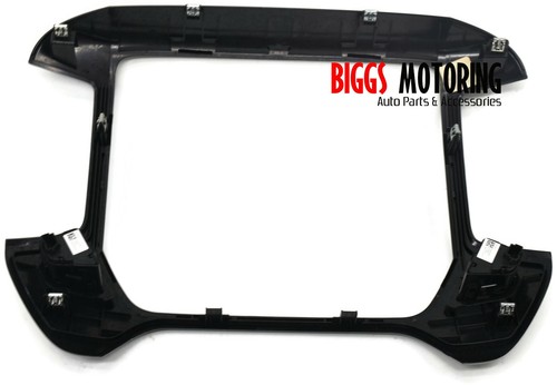 2014-2018 Chevy Silverado Center Dash Radio Bezel 23136583 - Picture 3 of 4