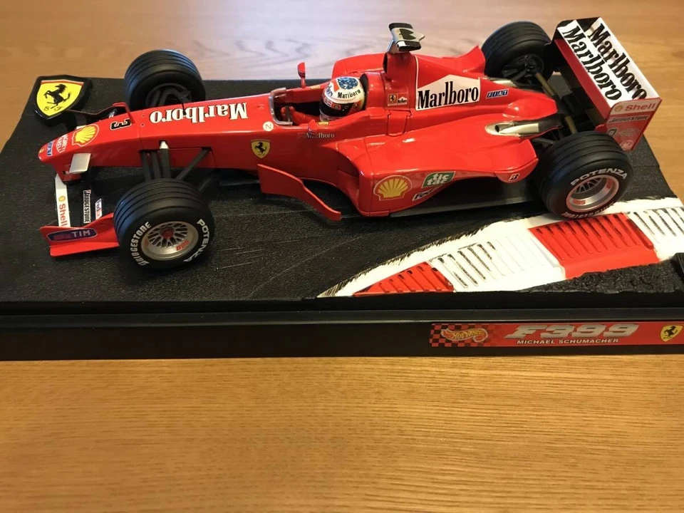 HOTWHEELS 1/18 Ferrari F399 #3 M. Schumacher 1999 Marlboro Diecast Model - Immagine 2 di 4
