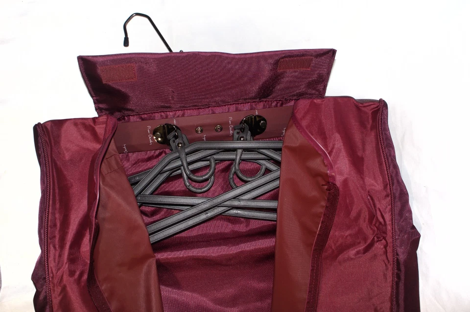 PIERRE CARDIN Bolsa de Ropa o Traje Plegable de Lona Borgoña Equipaje Foto 4 de 4