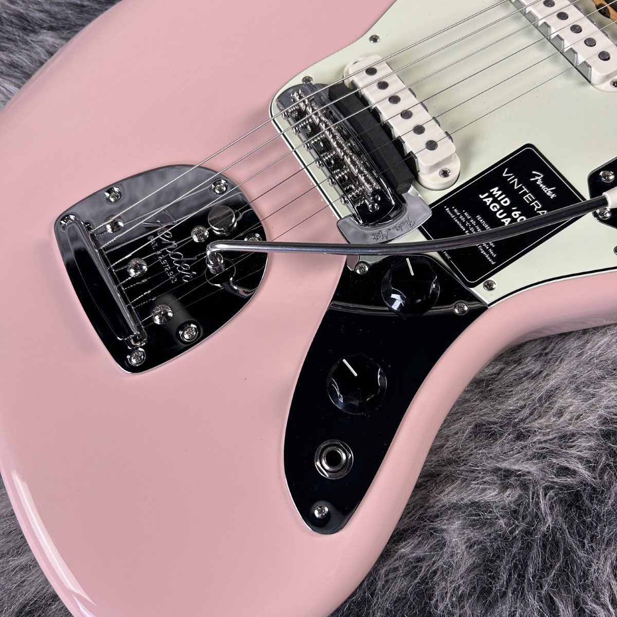 Fender Vintera III Mid 60s Jaguar Alder Body Rosewood Neck Shell Pink