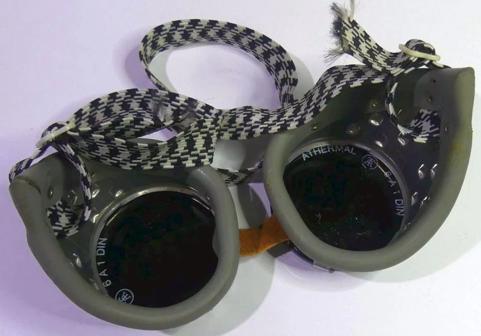 2 vecchi occhiali da saldatore, occhiali protettivi, occhiali perfetti per Steam Punk - Immagine 2 di 4