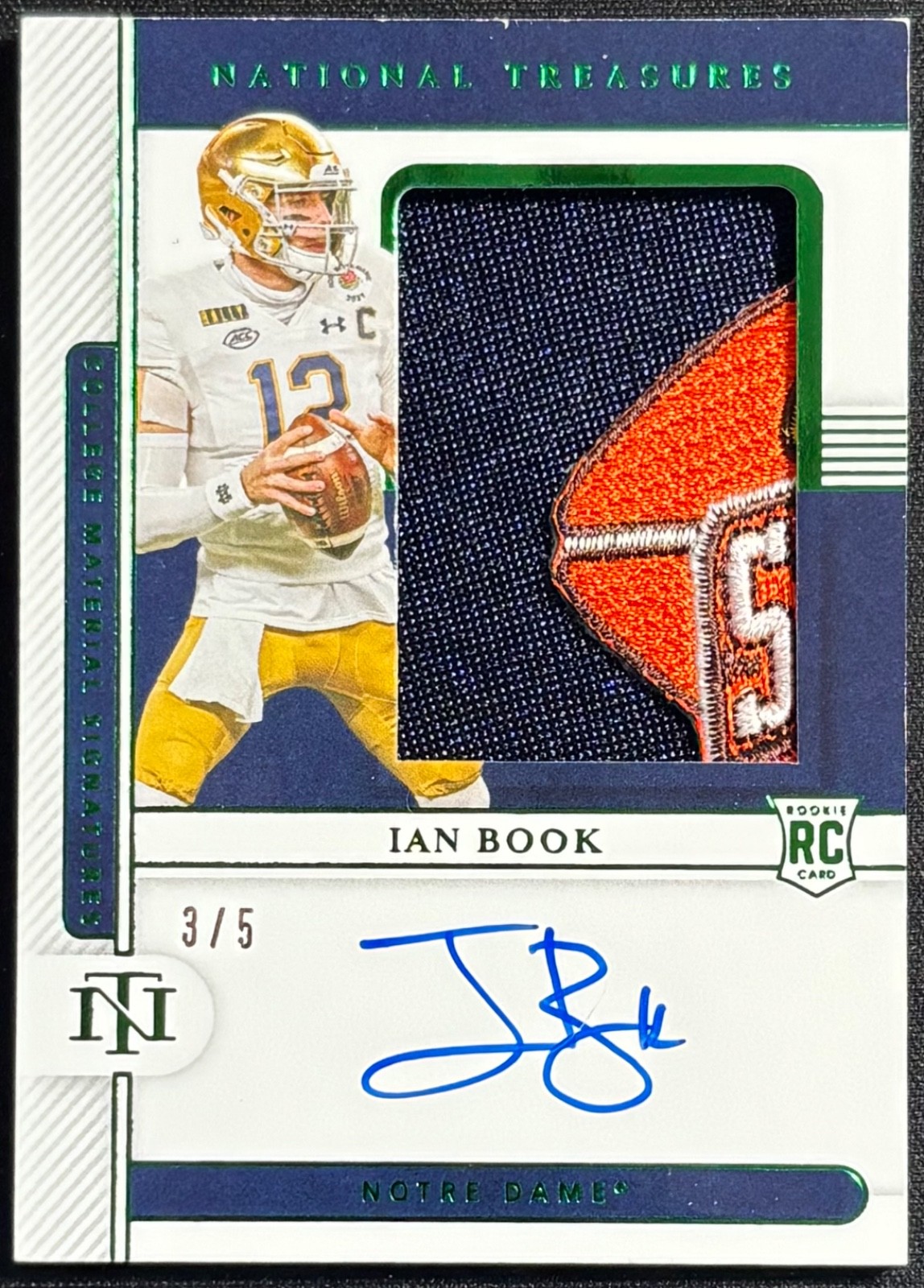 2021 NATIONAL TREASURES COLEGIATE IAN BOOK BOWL LOGO PATCH AUTO #3/5 NOTRE DAME view 1