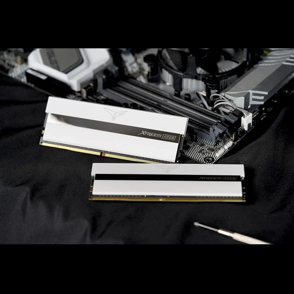 TeamGroup T-Force XTREEM ARGB 16GB (2 x 8GB) DDR4 3200MHz White Edition - Image 3 of 4