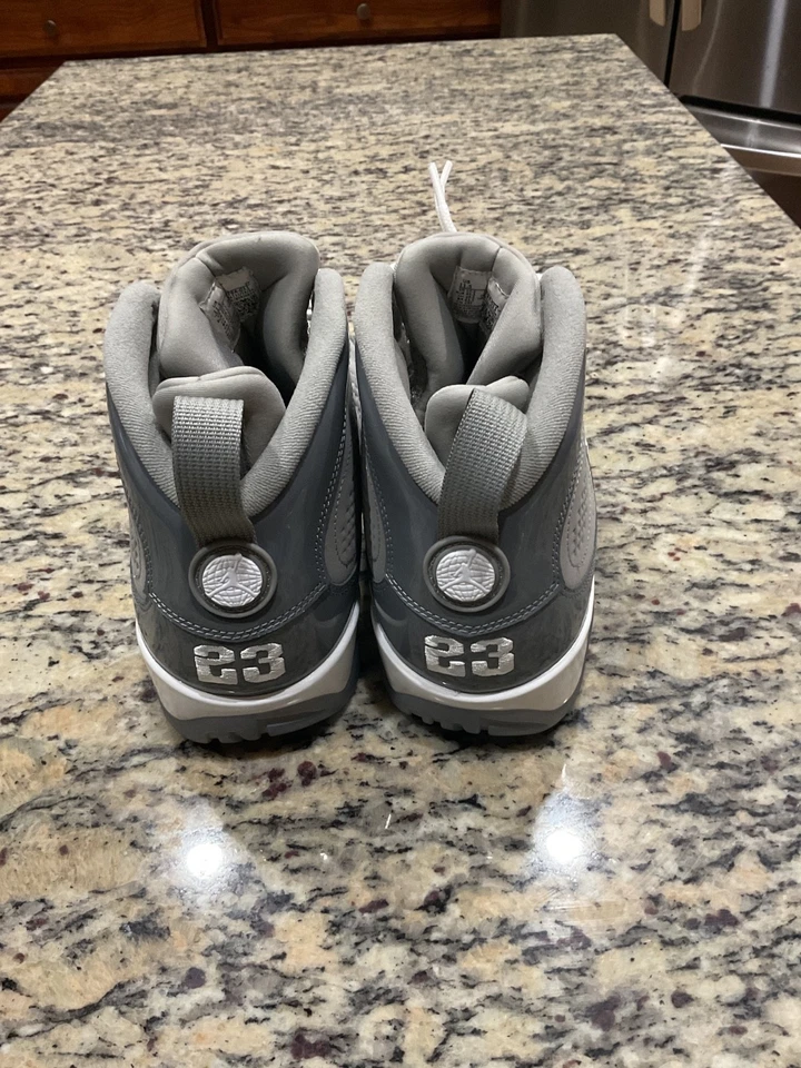 Air Jordan 9 Retro 2025 Cool Grey Foto 3 de 4
